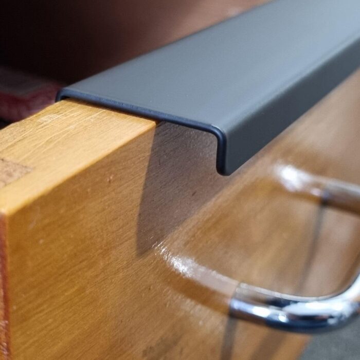 Heavy Duty Concealed Lip Pulls [Forte] - Image 9