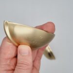 Half Round Cup Handle [Selo] – Brushed Brass, CC = 76mm [SECONDS] - Image 4