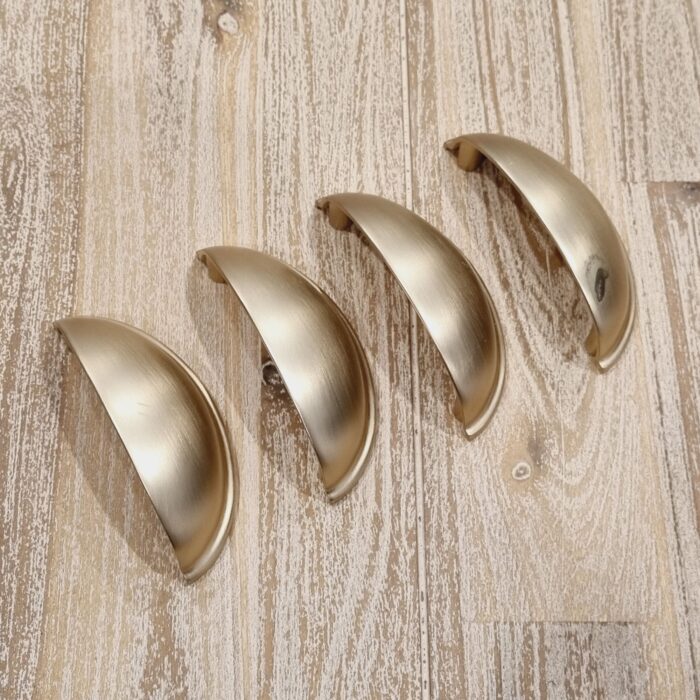 Half Round Cup Handle [Selo] – Brushed Brass, CC = 76mm [SECONDS] - Image 6