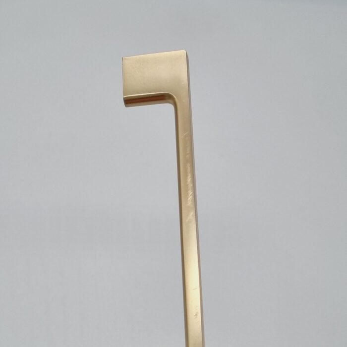 Slim Bar Handle [Elence] – Brushed Brass, CC = 128mm [SECONDS] - Image 3
