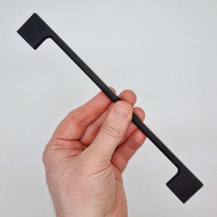 Slim Bar Handle [Elence] – Matte Black, CC = 192mm [CLEARANCE] - Image 3